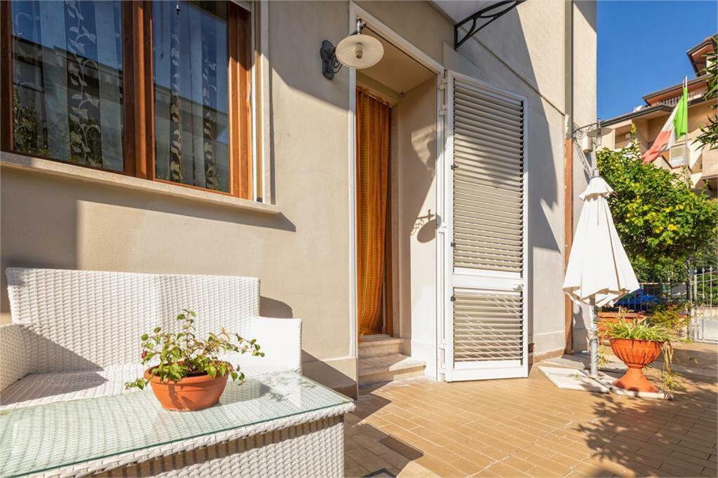 Casa Di Marina Hotel Виареджо Екстериор снимка